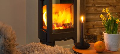 Jøtul F 163 black wood burning stove with Easter decor